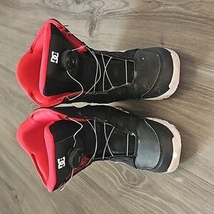 Scout snowboarding boots